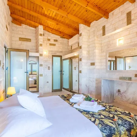 Apartment Paco's Luxury 17 *