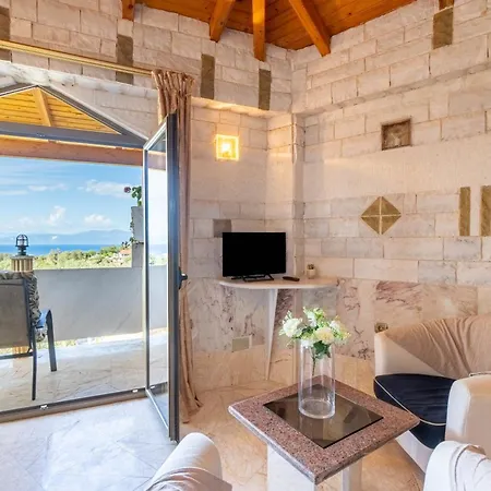 Paco's Luxury 17 Apartment Ozias